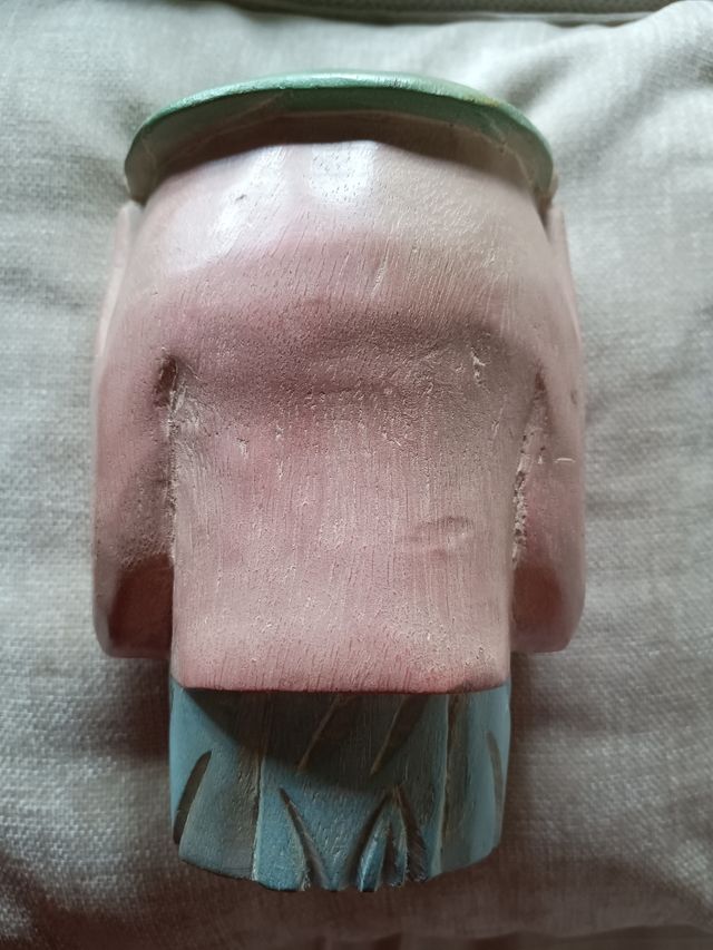 Figura artesanal de madera de teca de Tailandia