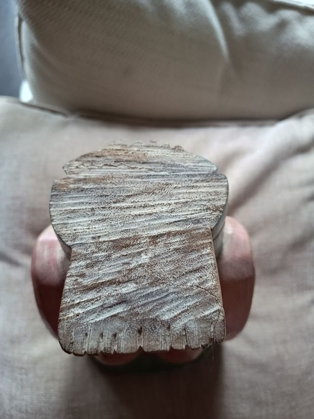 Figura artesanal de madera de teca de Tailandia