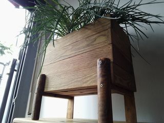 Jardinera con Patas de Madera 40cm