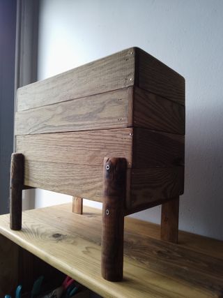 Jardinera con Patas de Madera 40cm