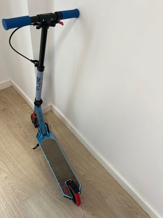 Patinete Oxelo con freno delantero y trasero