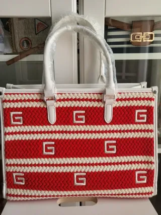 Bolso de mano rojo y blanco