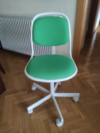Silla infantil IKEA escritorio verde