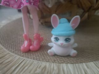 Muñeca Enchantimals Bevy Bunny