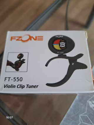 Violín con funda