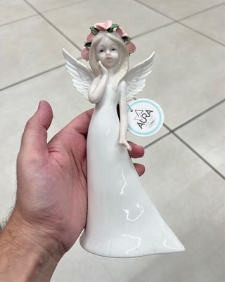 Angioletto in ceramica con fiori
