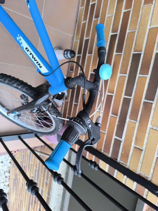 Bicicleta infantil B'TWIN azul