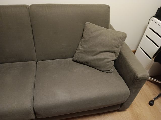 NEGOCIABLE. URGE VENDER.  Sofá cama 2 plazas