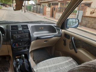 Nissan Terrano II 2000