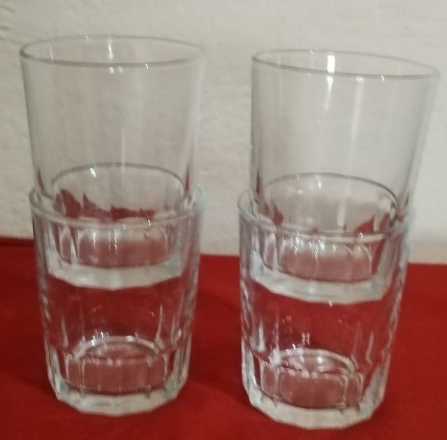 Juego de 4 vasos de vidrio