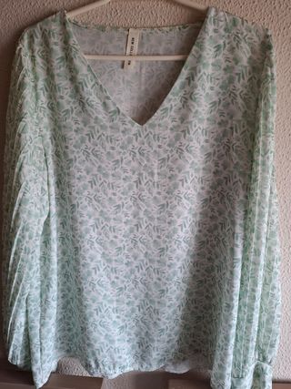 Blusa M Flores Verdes
