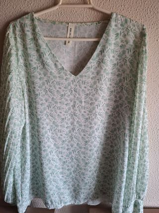 Blusa M Flores Verdes