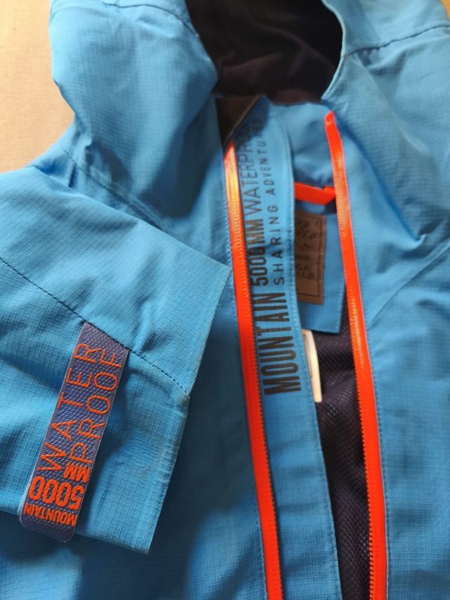 Chaqueta impermeable de alta gama.