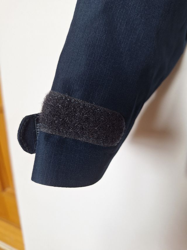 Chaqueta impermeable alta gama.Talla 8 años.