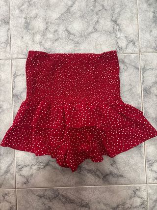 Falda pantalón roja con lunares blancos