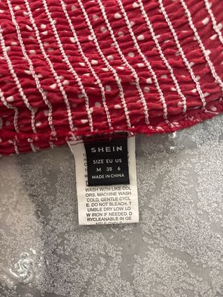 Falda pantalón roja con lunares blancos