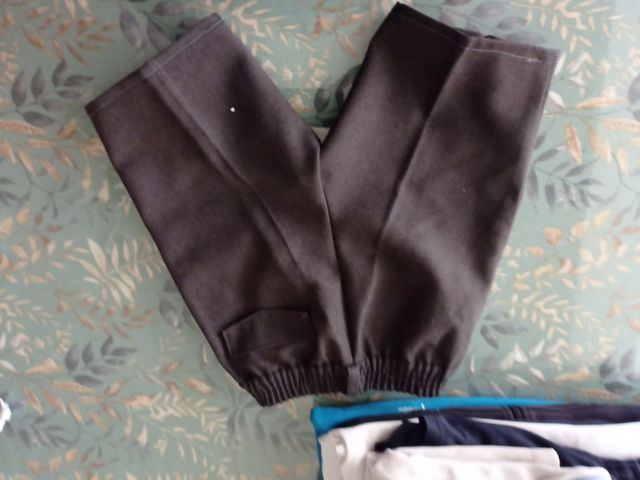 Pantalón corto gris T6,