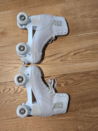Patines de 4 ruedas blancos