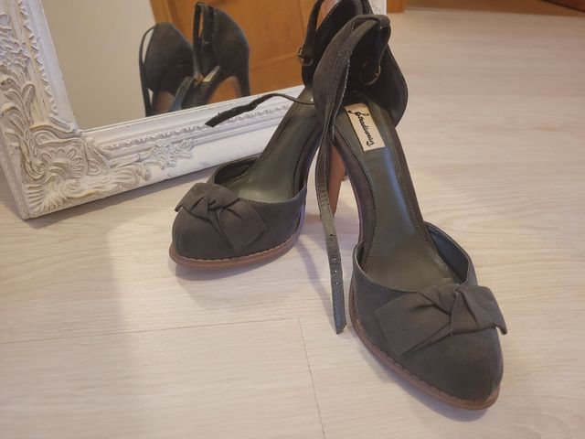 Zapatos Stradivarius 37 Oliva con Lazo