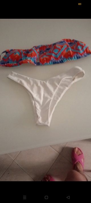 Bikini donna fantasia e slip bianchi