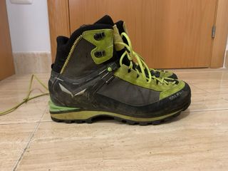 Botas de montaña Salewa semirrígidas
