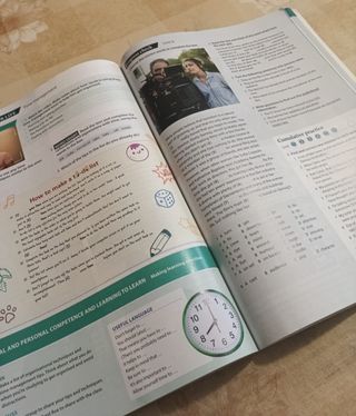 FUTURE PROSPECTS 1 Student's book: libro de tex...