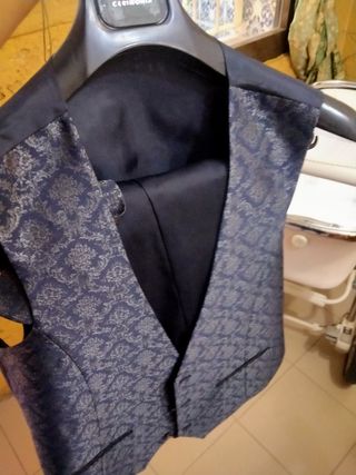 Traje J. González Azul