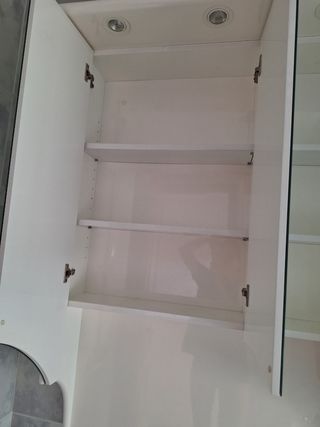 Armario de baño con espejo