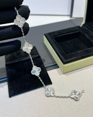 Pulsera trébol plata