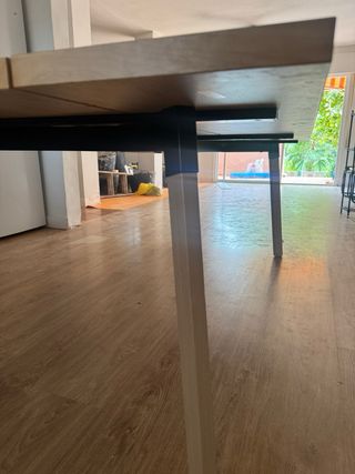 Mesa de comedor de madera. Perfecto estado. 