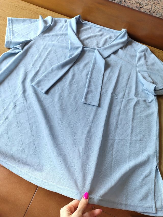 Maglietta donna manica corta con fiocco