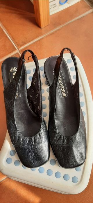Zapatos negros piel T. 35