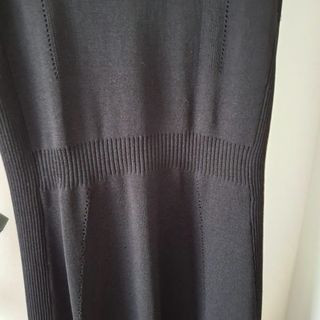Vestido de punto sin mangas negro