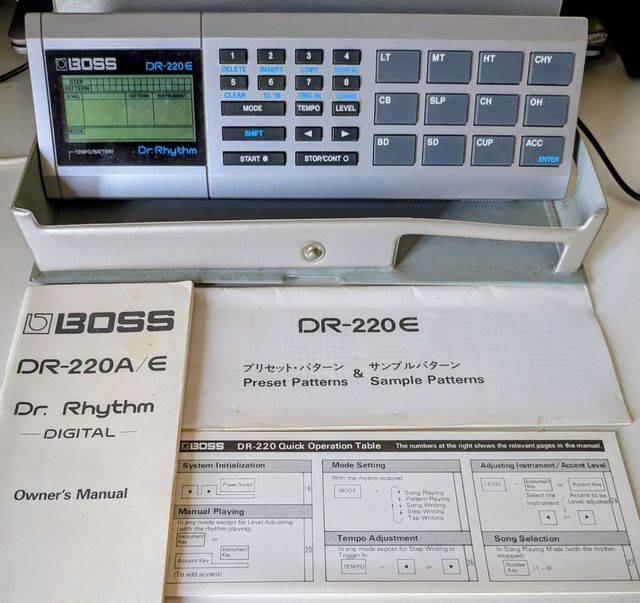 BOSS DR-220E Dr. Rhythm Caja de Ritmos