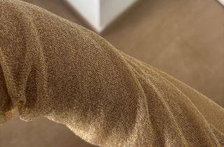 Camisa Stradivarius calada M dorada