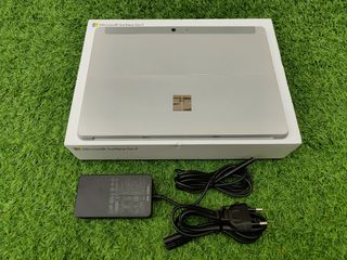 MICROSOFT SURFACE GO 2 PLATA