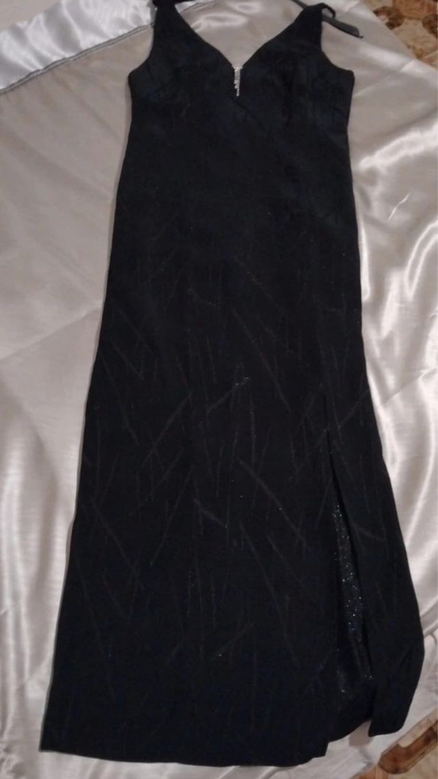 Abito lungo nero con spacco