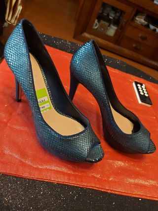 Zapatos de tacón azul serpiente Events