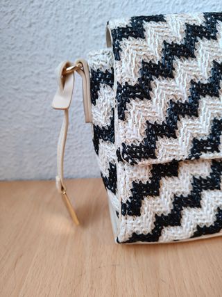 Bolso Joy & Roy blanco y negro.