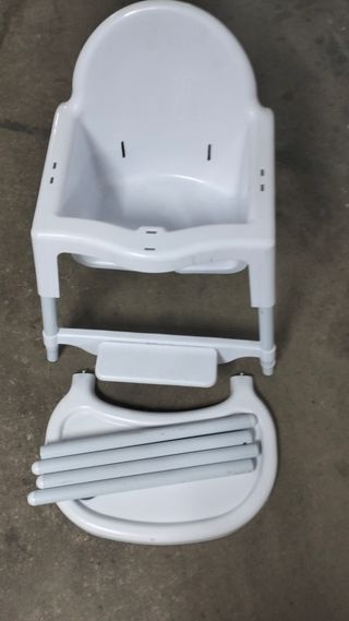 Trona blanca para bebé