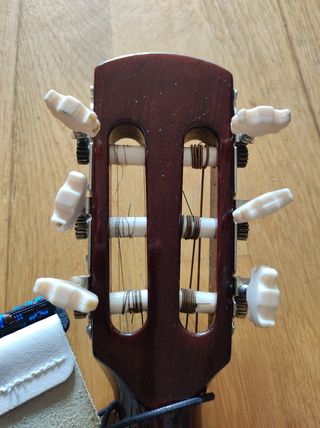 Banjo 6 cuerdas Marma con funda fabricada a mano