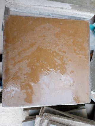 Suelo hidráulico gris y marrón 60 m²
