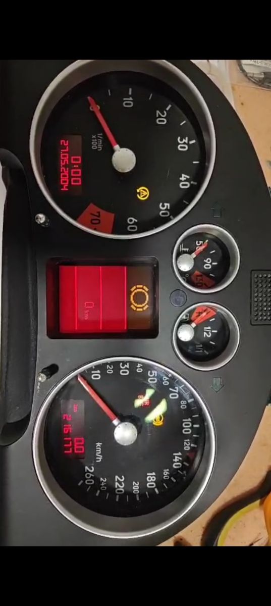 Cuadro de instrumentos Audi TT MK1. RECONSTRUIDO.