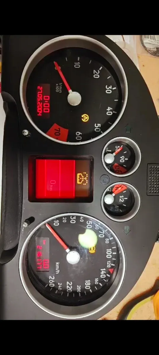 Cuadro de instrumentos Audi TT MK1. RECONSTRUIDO.