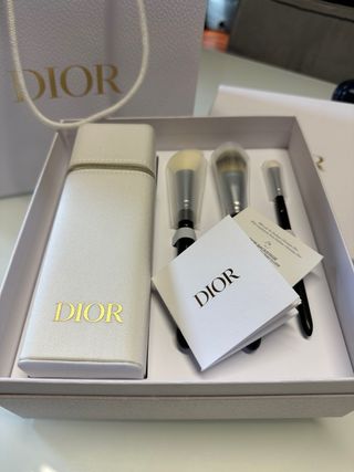 Set Pinceles Maquillaje Dior con Estuche
