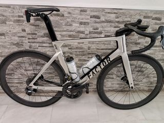 Bicicleta Factor ONE