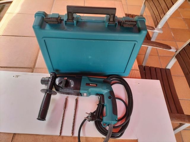 Trapano a percussione Makita con custodia