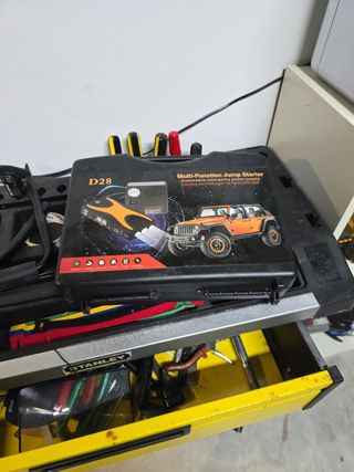 Multi jump starter andowl d28