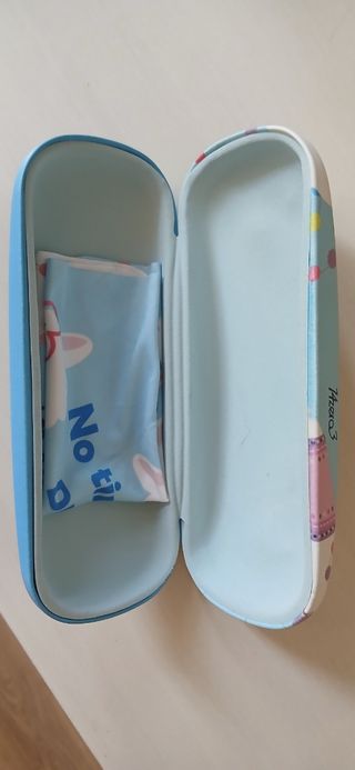 Custodia porta occhiali con lama
