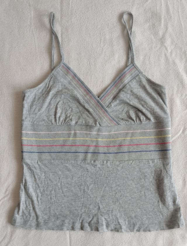 Top tirantes gris con rayas multicolor